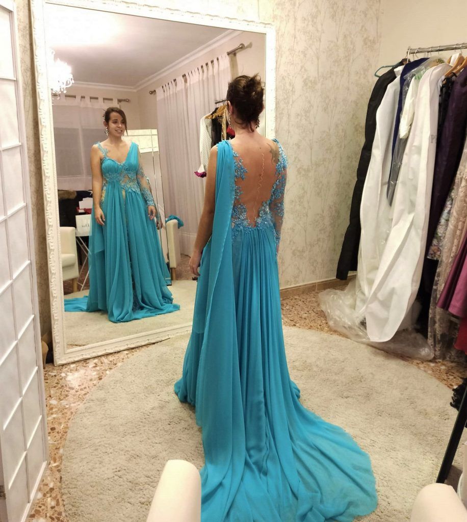 virginia-maillo-atelier-vestido-azul-fantasia-asimetrico-transparencias-espalda